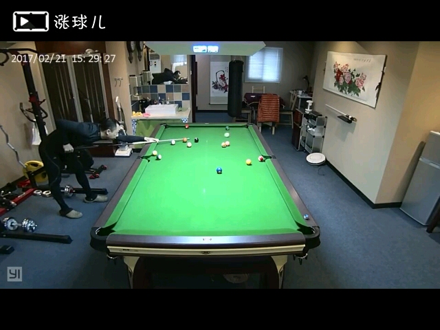 和老顽童一样，自己和自己打吧，左手对右手。