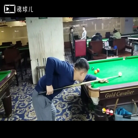 请教练指点下我出杆起身和沉大臂的问题